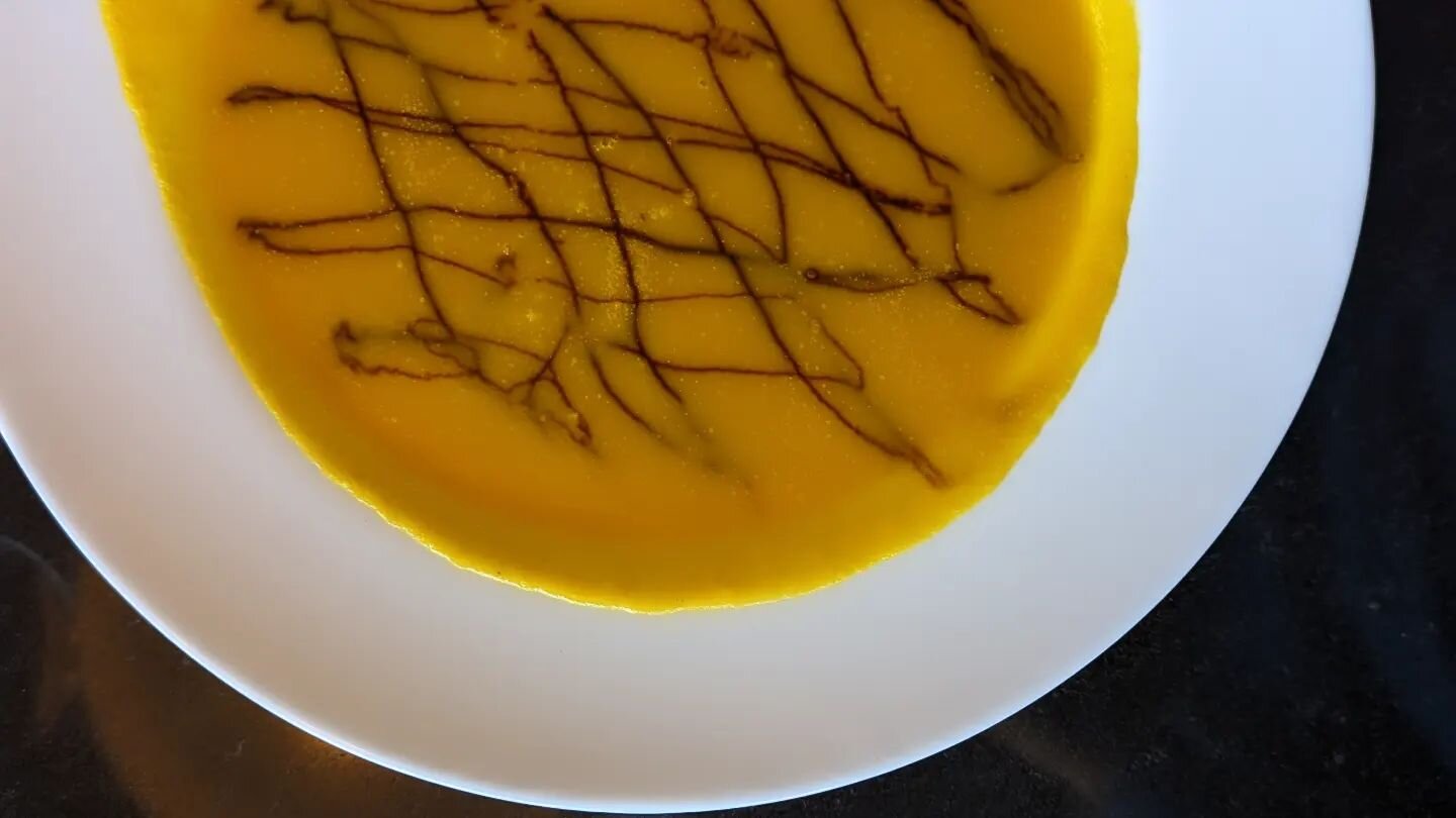 🥕 Fennel, Carrot &amp; Ginger Puree with drizzled balsamic vinegar. Soup for the win! 🥣

☎️ (914) 835-6199 for take-out &amp; reservations.
📍Harrison, NY

#trattoriavivolo #cucinaitaliana #vivolo #harrison #westchestereats #harrisonny #lohudfood #