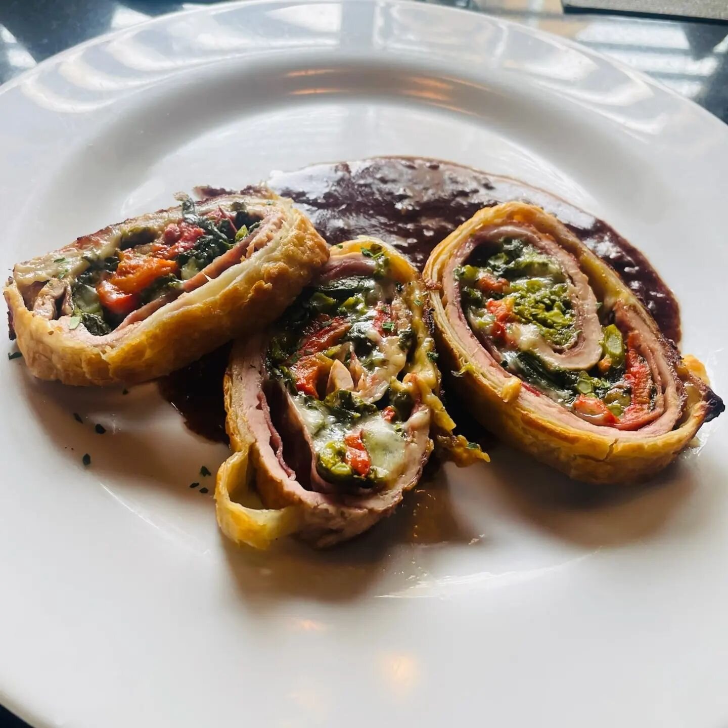 ✨Tonight's Special:  Stuffed Pork Tenderloin with soppressata, broccoli rabe &amp; mozzarella cheese wrapped in puff pastry served in reduced wine sauce.👌

☎️ (914) 835-6199 for take-out &amp; reservations.
📍Harrison, NY

#trattoriavivolo #cucinait