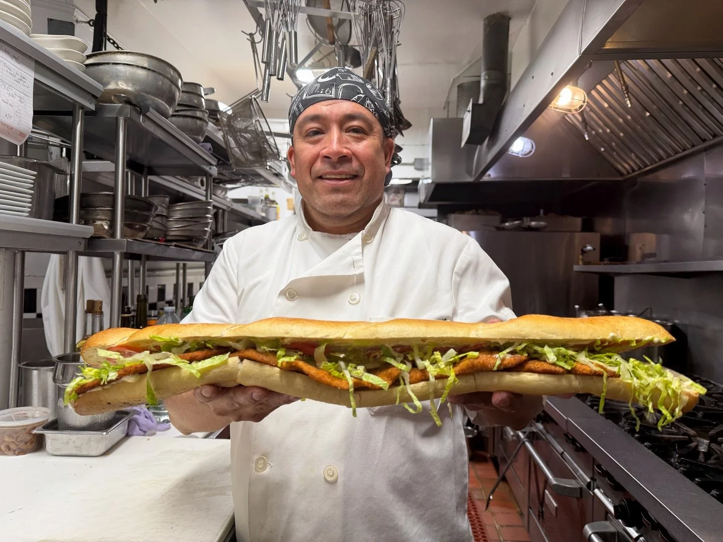 They say size doesn&rsquo;t matter&hellip;
At Vivolo, we politely disagree.
Big portions, big flavor, big smiles.
You definitely won&rsquo;t leave Trattoria Vivolo hungry. 

#trattoriavivolo #westchesternyrestaurants #harrisonny