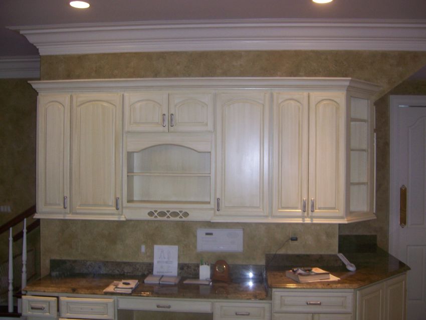 glaze and varnish finish on cabinets.jpg