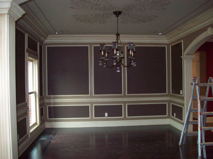 accent painted dining room.jpg