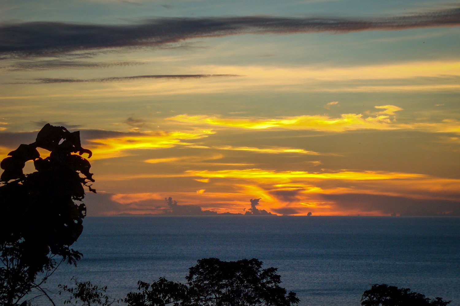  teluk tomini, indonesia 