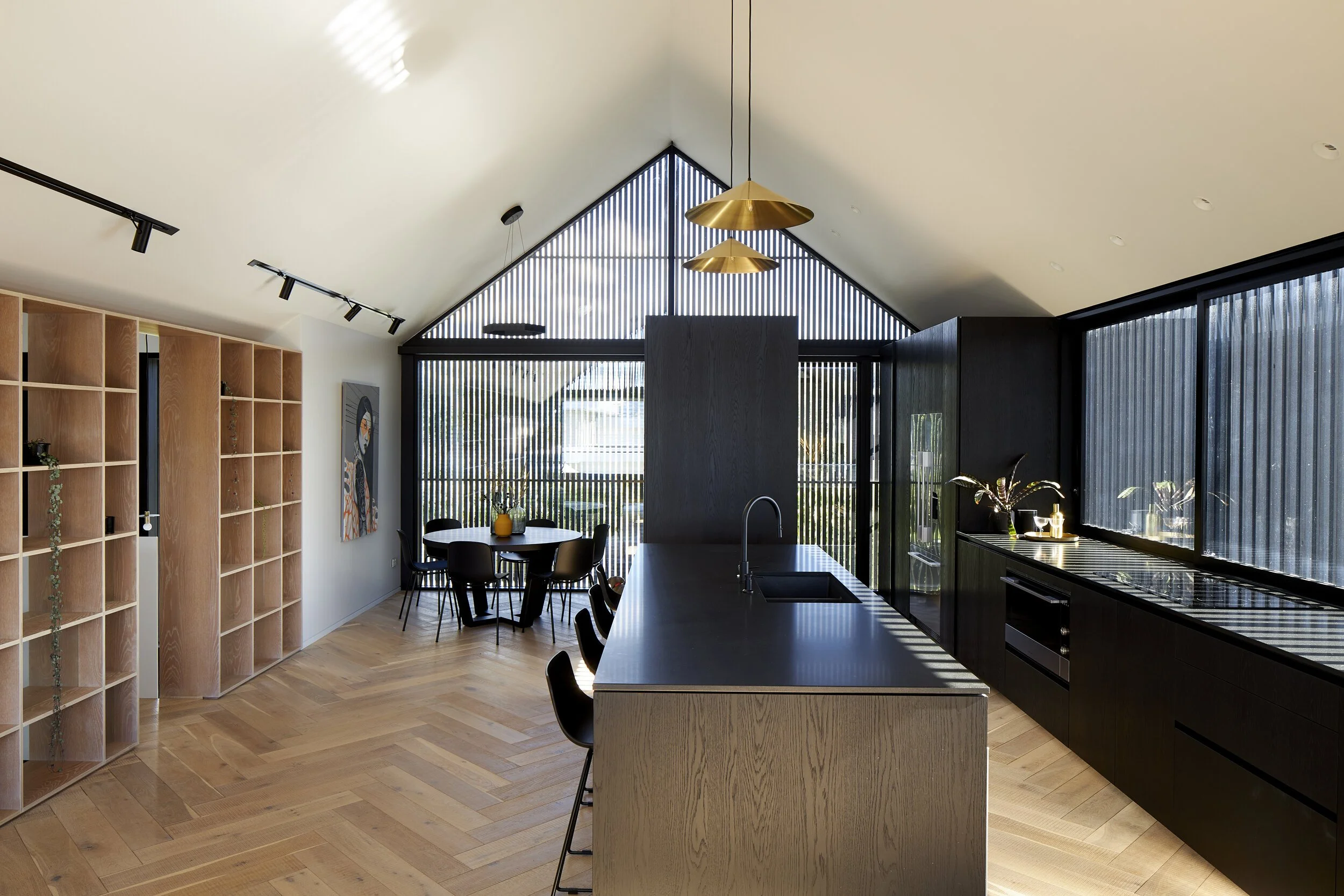 Atelier+Aitken+SW+Pro+Contemporary+Boatshed+Home+Design+Kitchen+Dining+Black+oak+wood.jpg