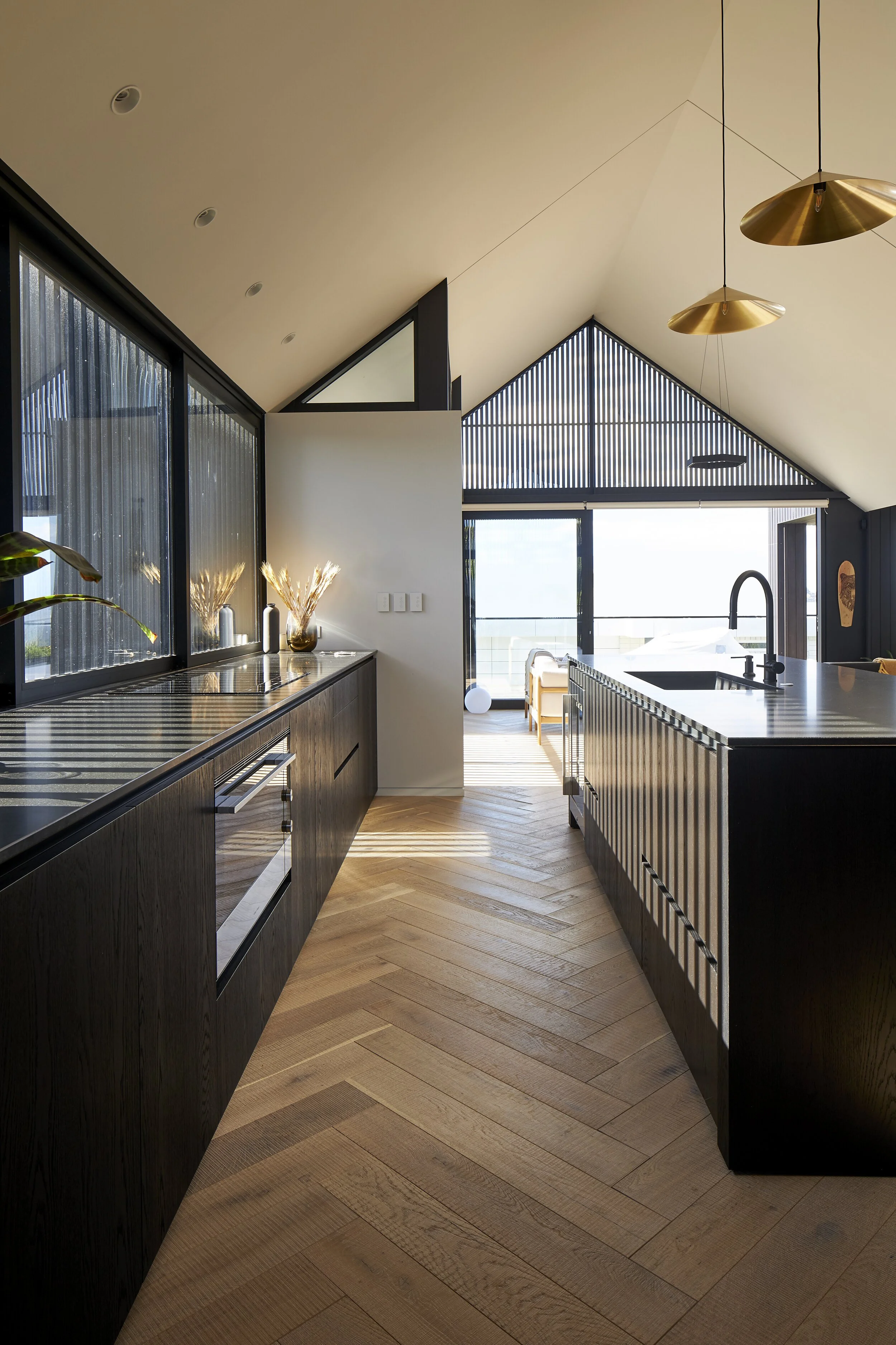 Atelier+Aitken+SW+Pro+Contemporary+Boatshed+Home+Black+Kitchen+Design.jpg