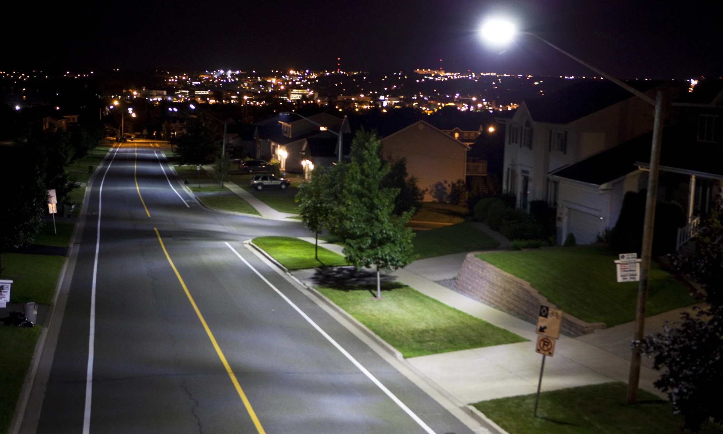 THE REALIZED RESULTS OF LED STREETLIGHTS: SEIZING THE OPPORTUNITY This document provides information on how light-emitting diode (LED) streetlighting has evolved, specifically in Canada, lessons learned from early adopters and the realized results; it is intended to help accelerate adoption of LEDs with those who have not yet converted. Published 2017