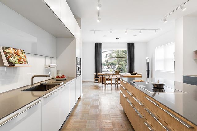 BULTHAUP SHOWROOM PHOTOGRAPHY &amp; ART DIRECTION for @bulthaup_international&rsquo;s latest showroom in Greenwich, CT. @bulthaup_greenwich
bulthaup designs and manufactures the ultimate in premium custom kitchen and living spaces &ndash; unmatched i