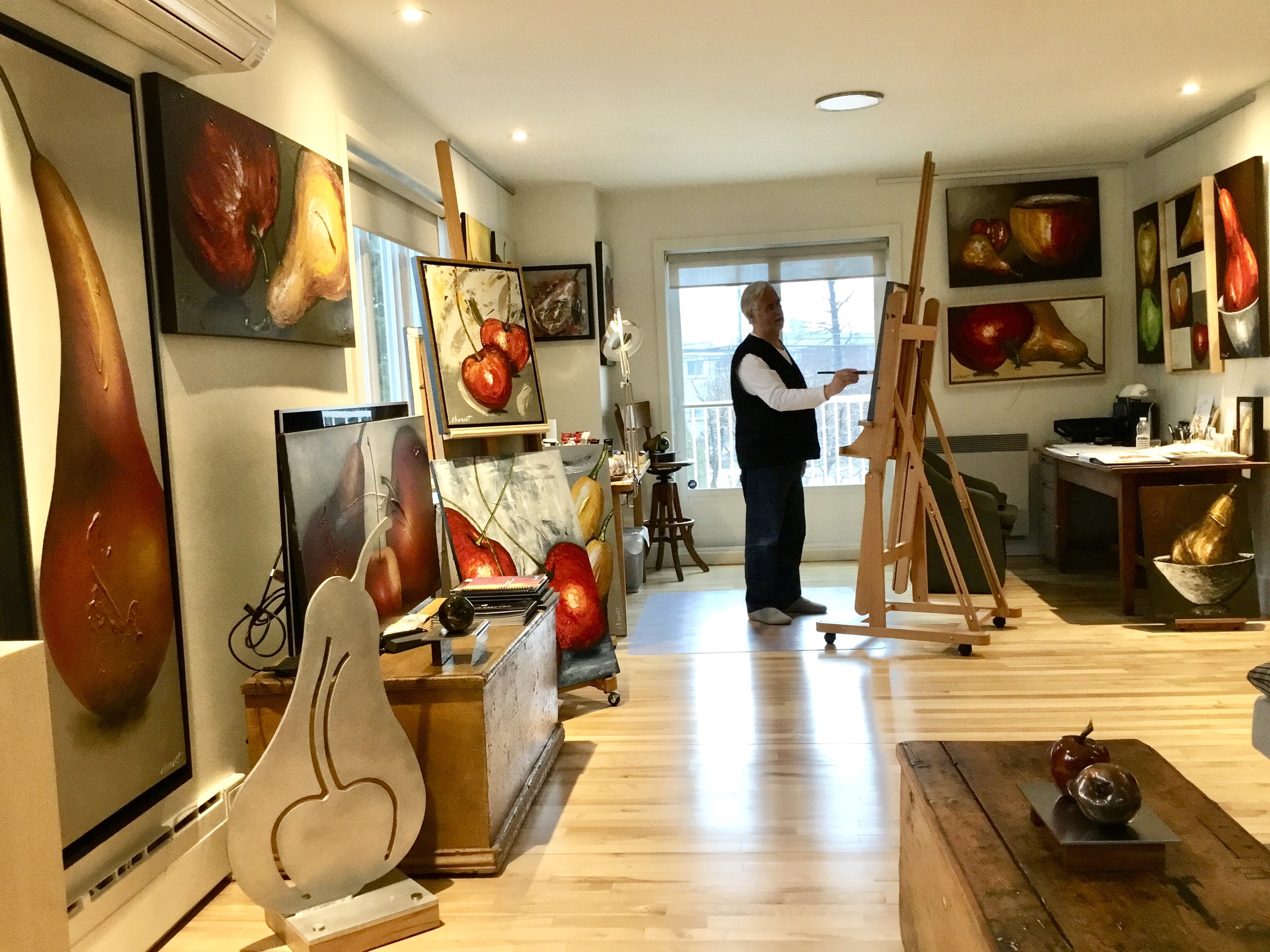 Gilles Charest dans son studio