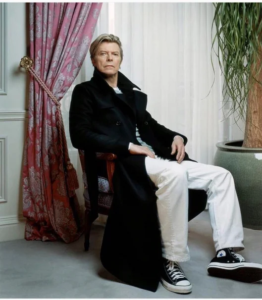 Bowie — I call this, STYLE, and not just for the clothes.