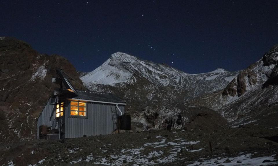 whangaehu_hut_night.jpg