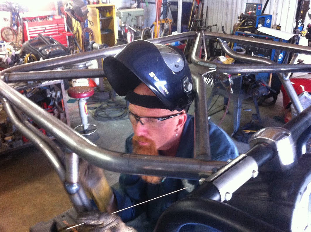 custom roll cage fabrication.jpg