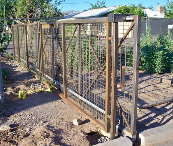 Waldorf custom fence and gate for Desert Marigold School