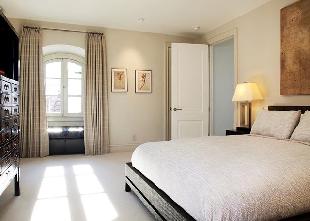 Guest bedroom in San Francisco. Design by Alexandra Owen. #interiordesigner #homerenovation #bedroomdecor