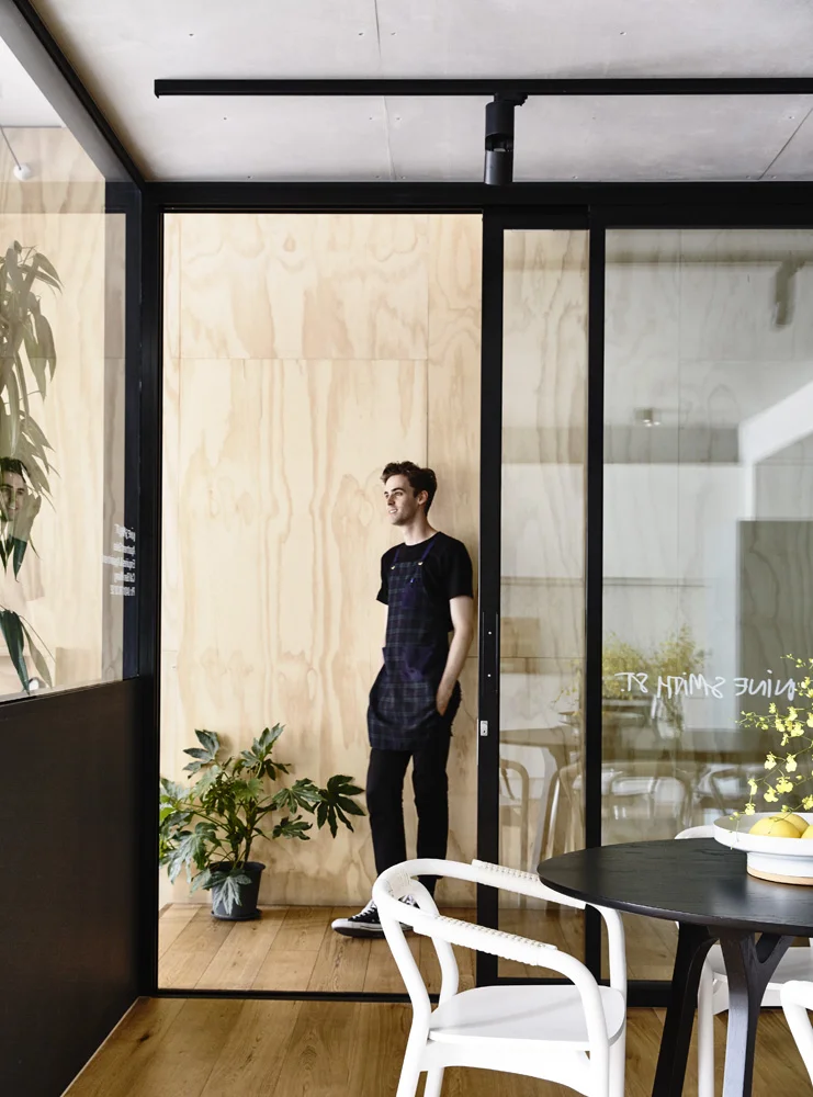 9_Smith_Neometro_06_styling nina provan.jpg
