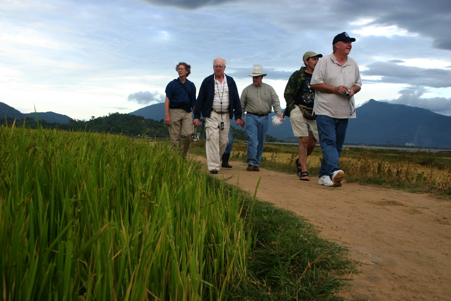 Five 299th Engineer veterans searching for Dak To