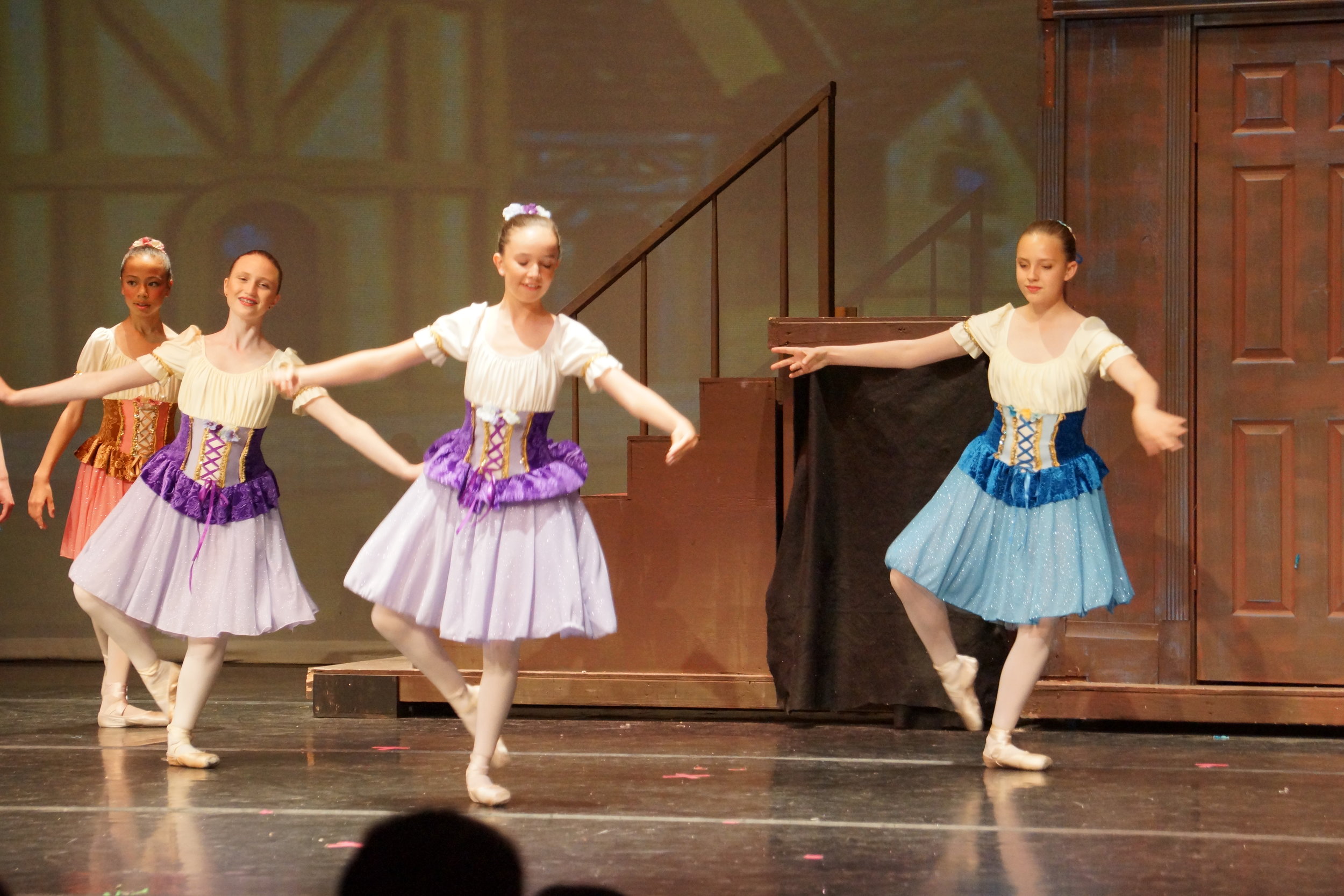 COPPELIA. PAS DE TROIS. 2.JPG