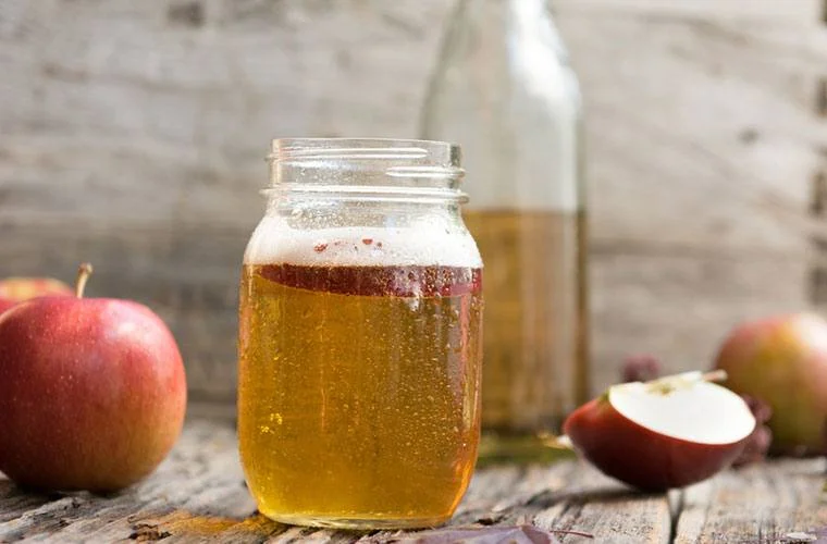 Stocksy-Apple-Cider-Jeff-Wasserman.jpg