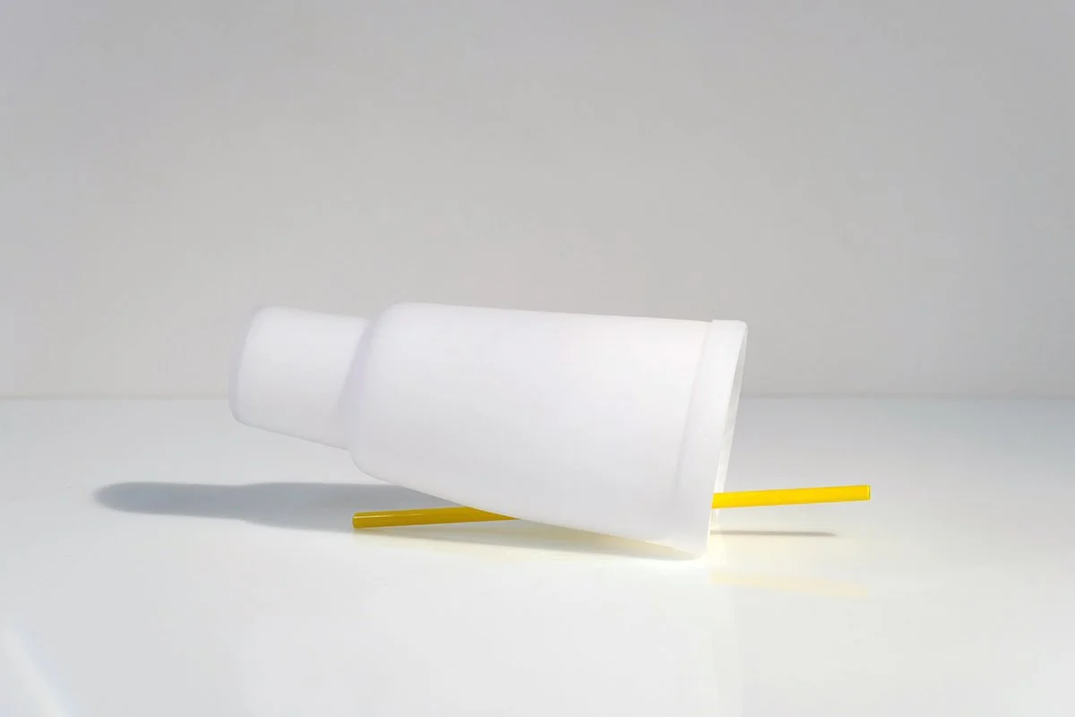 Yellow Straw in Vertical Crease of Cup_06.jpg