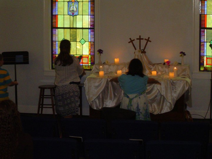 houservillealtar.jpg