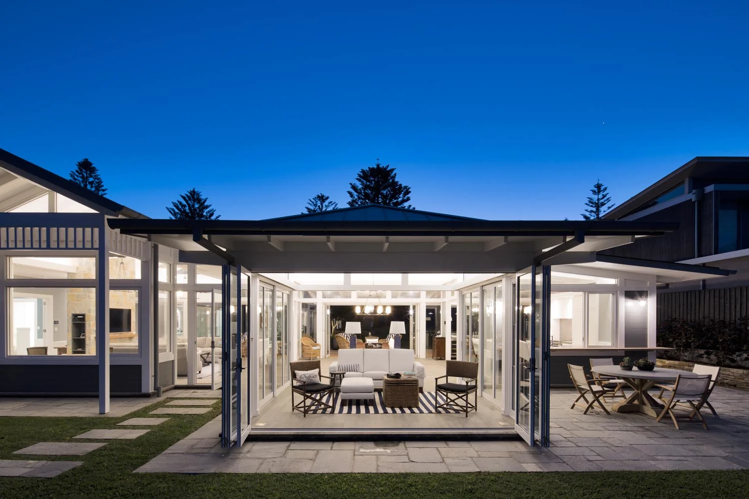 BEACH HOUSE, MONA VALE — Giles Tribe Architects