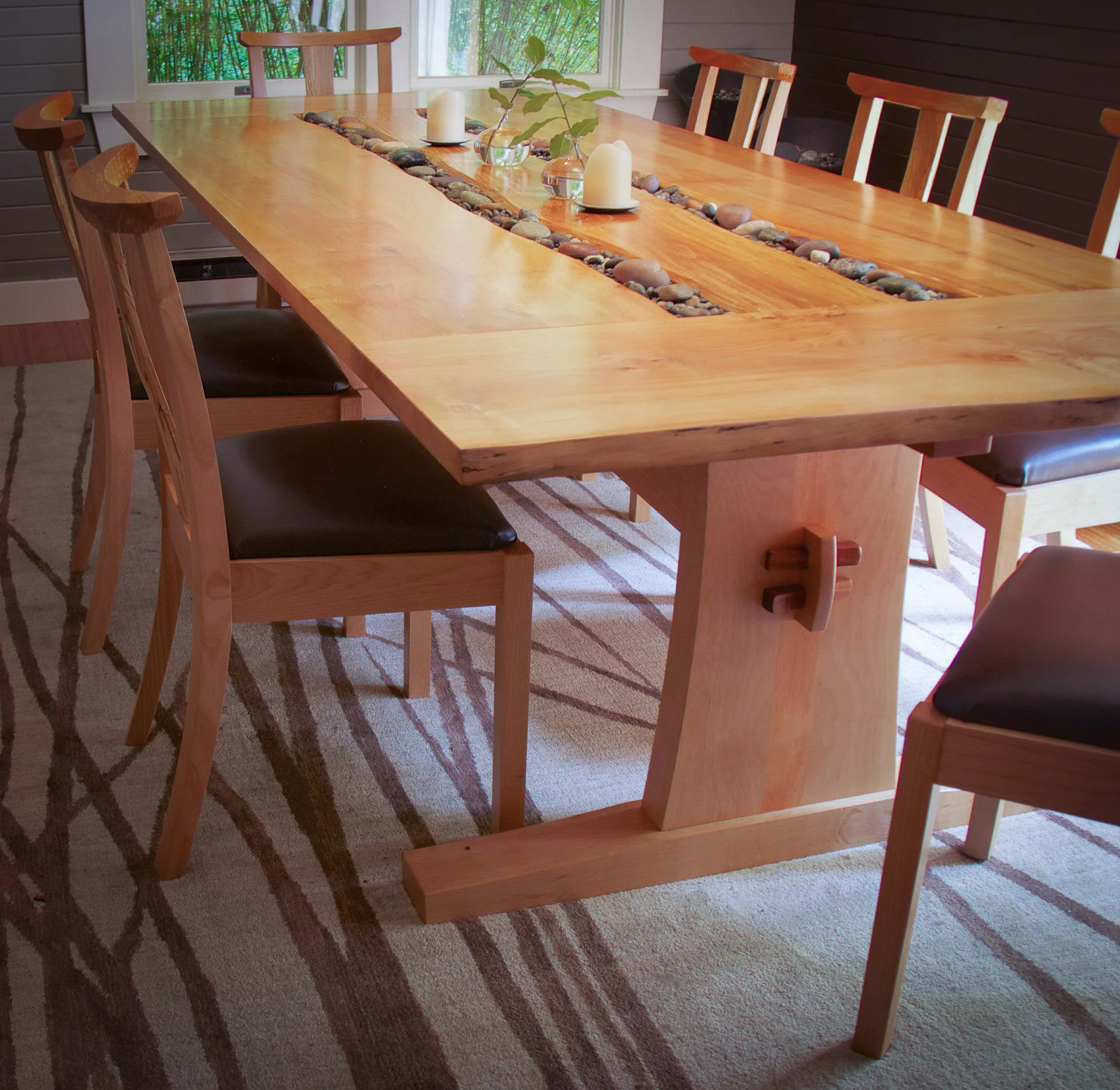 Willow's Inn dining room table.