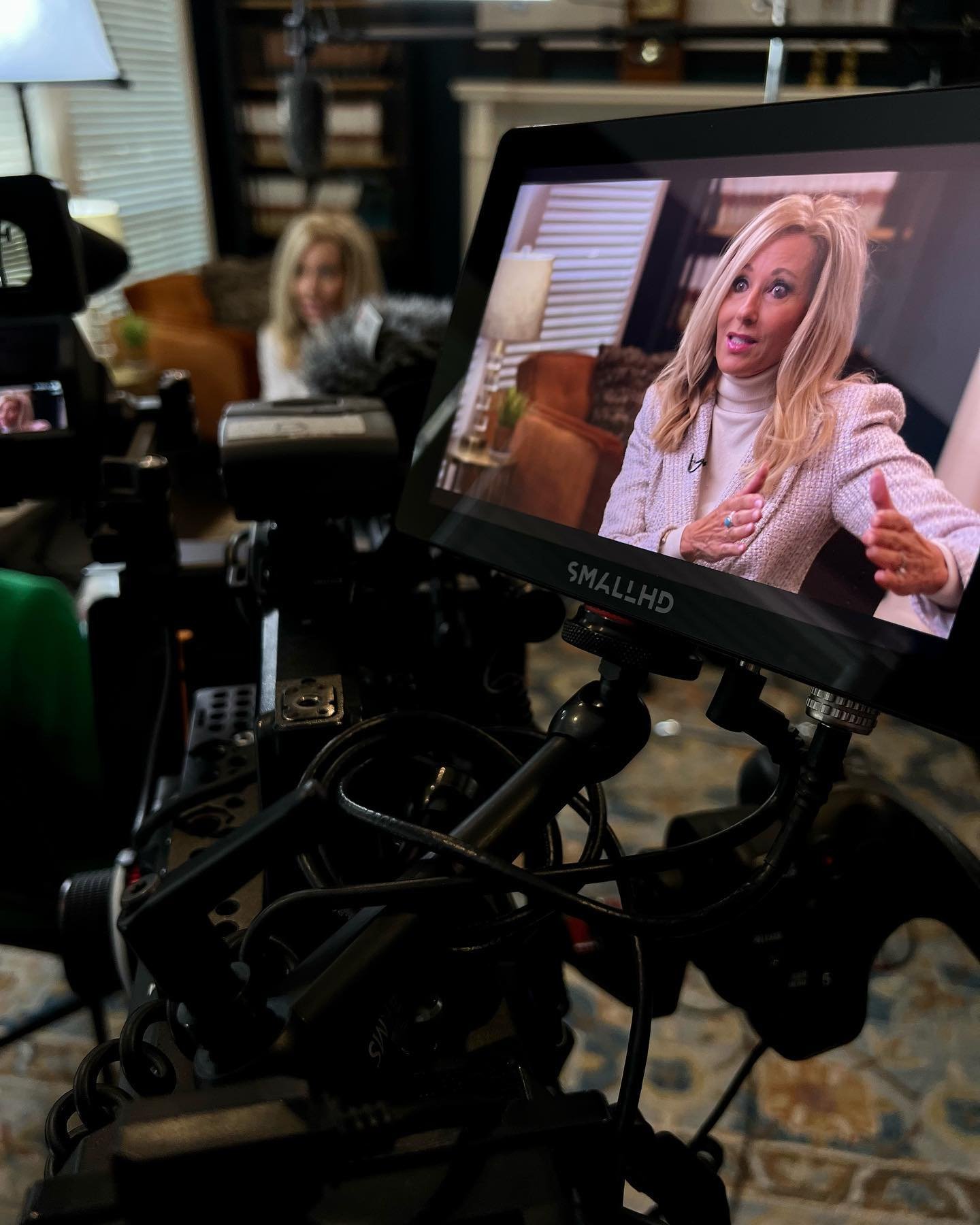 Interview today with Beth Moore for @cbnnews with @charnewslady
#houstonfilmcrew #sony #zeiss #smallhd #brighttangerine