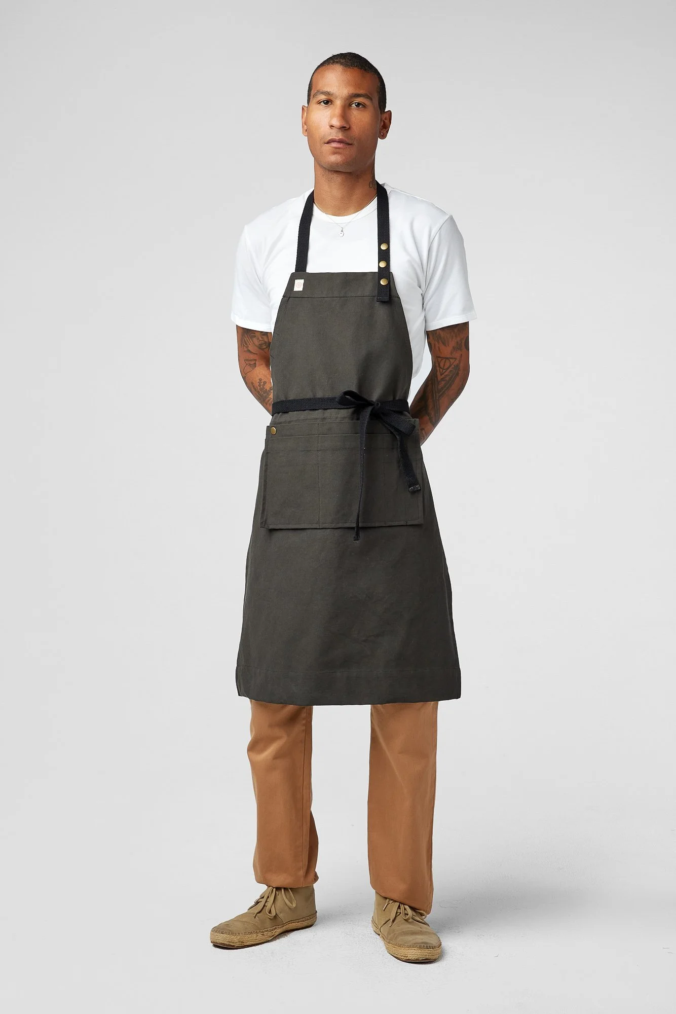 thumbnail image 2 of 43" Waterproof Apron, Black Apron For Men Women Heavy Duty Work, Chemical Acid Stain Oil Resistant Aprons, Industrial Workshop Labor Work Rubber 2 of 13