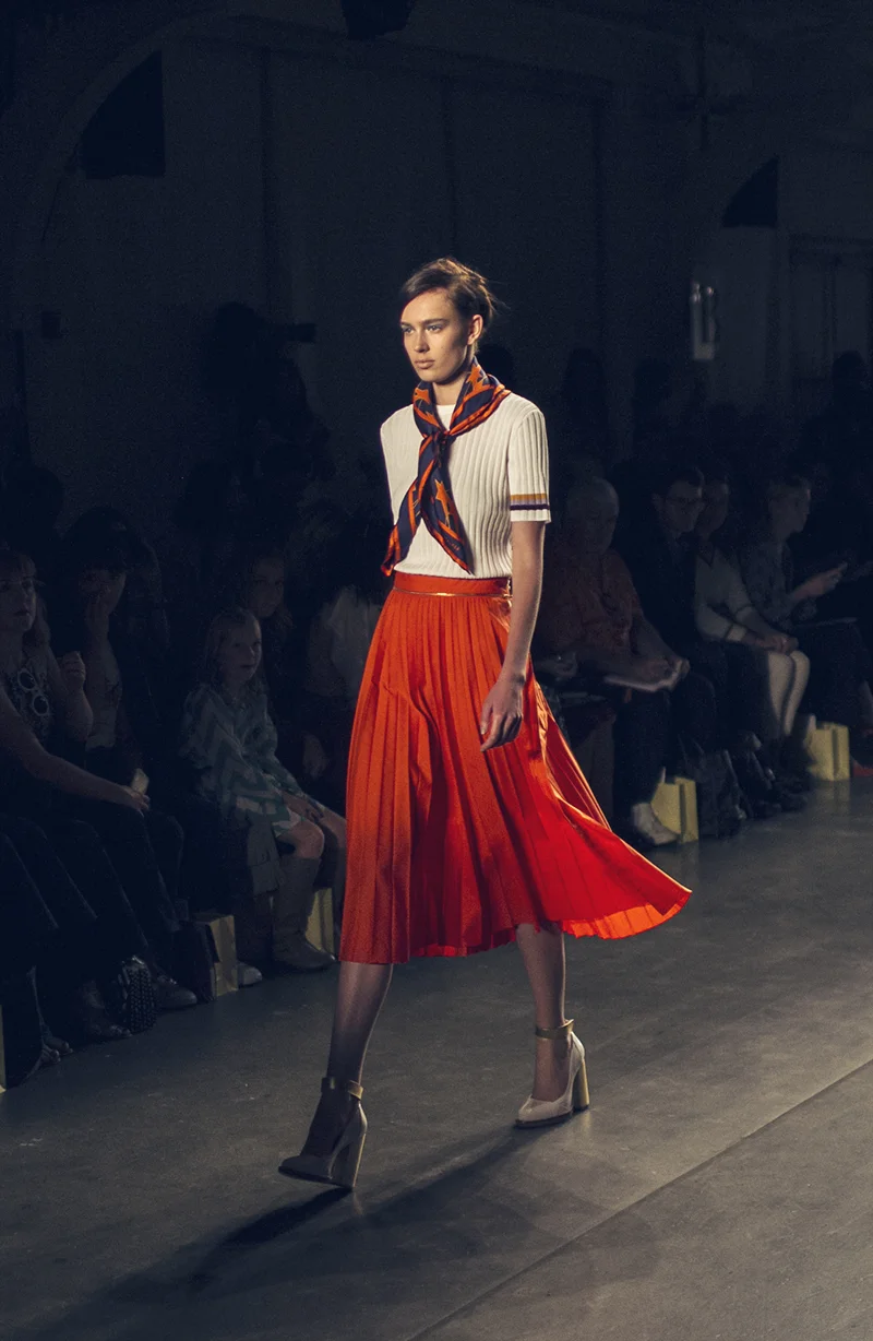 RUNWAY KAREN WALKER S/S 2016