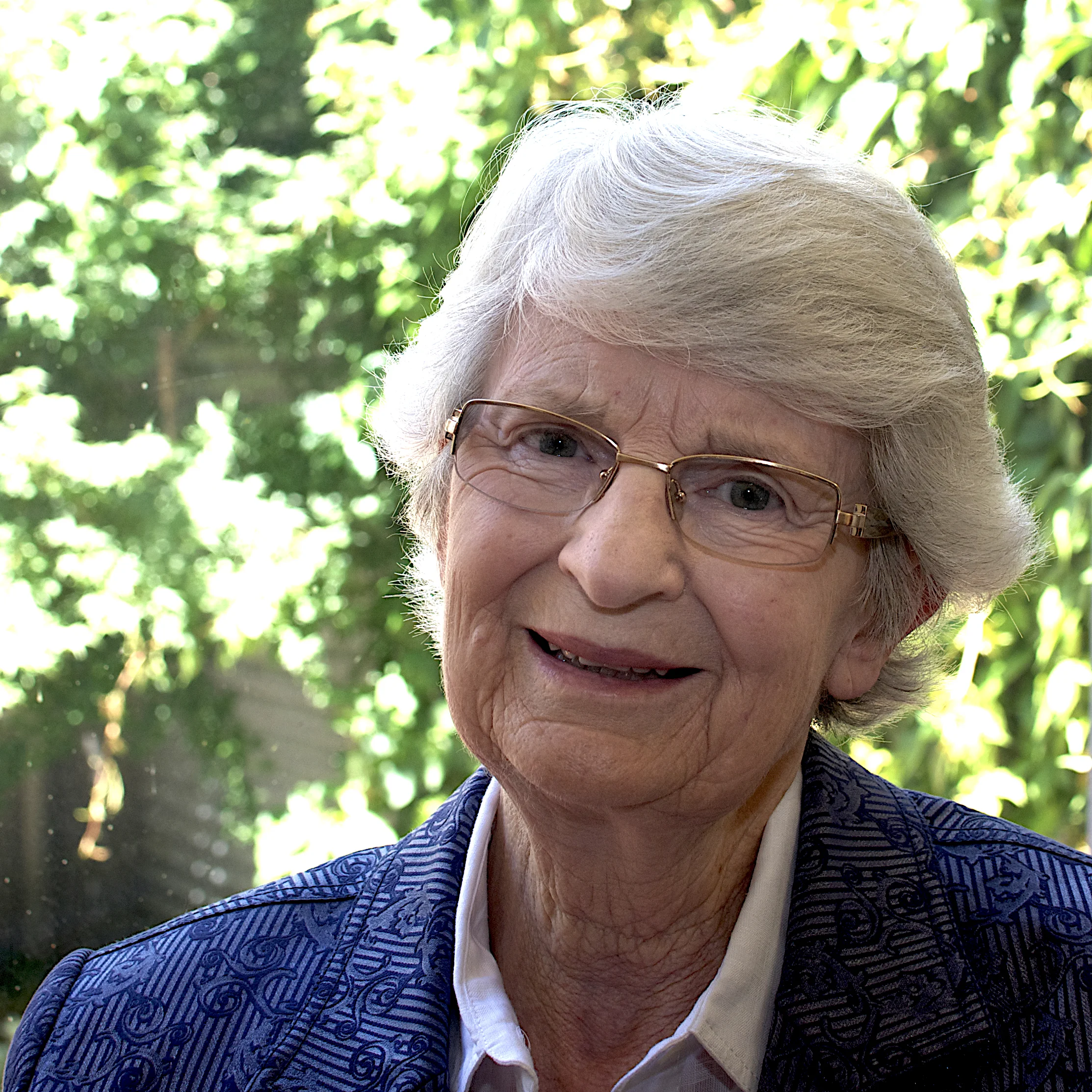 Dr Sylvia Walton 
