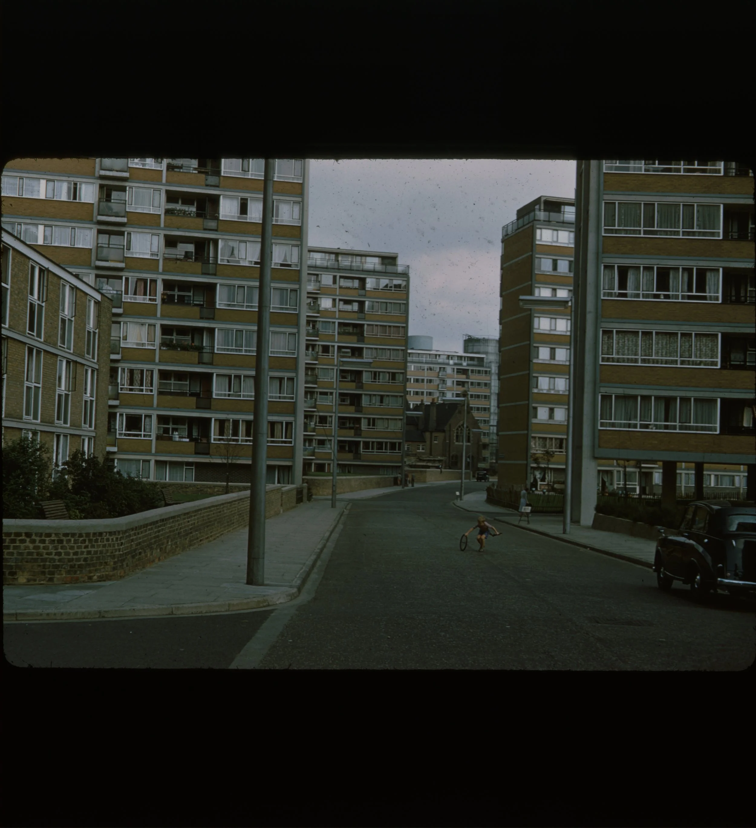 London, UK, 1962, Photo by Denise Scott Brown, courtesy of Venturi, Scott Brown and Associates, Inc. © Denise Scott Brown