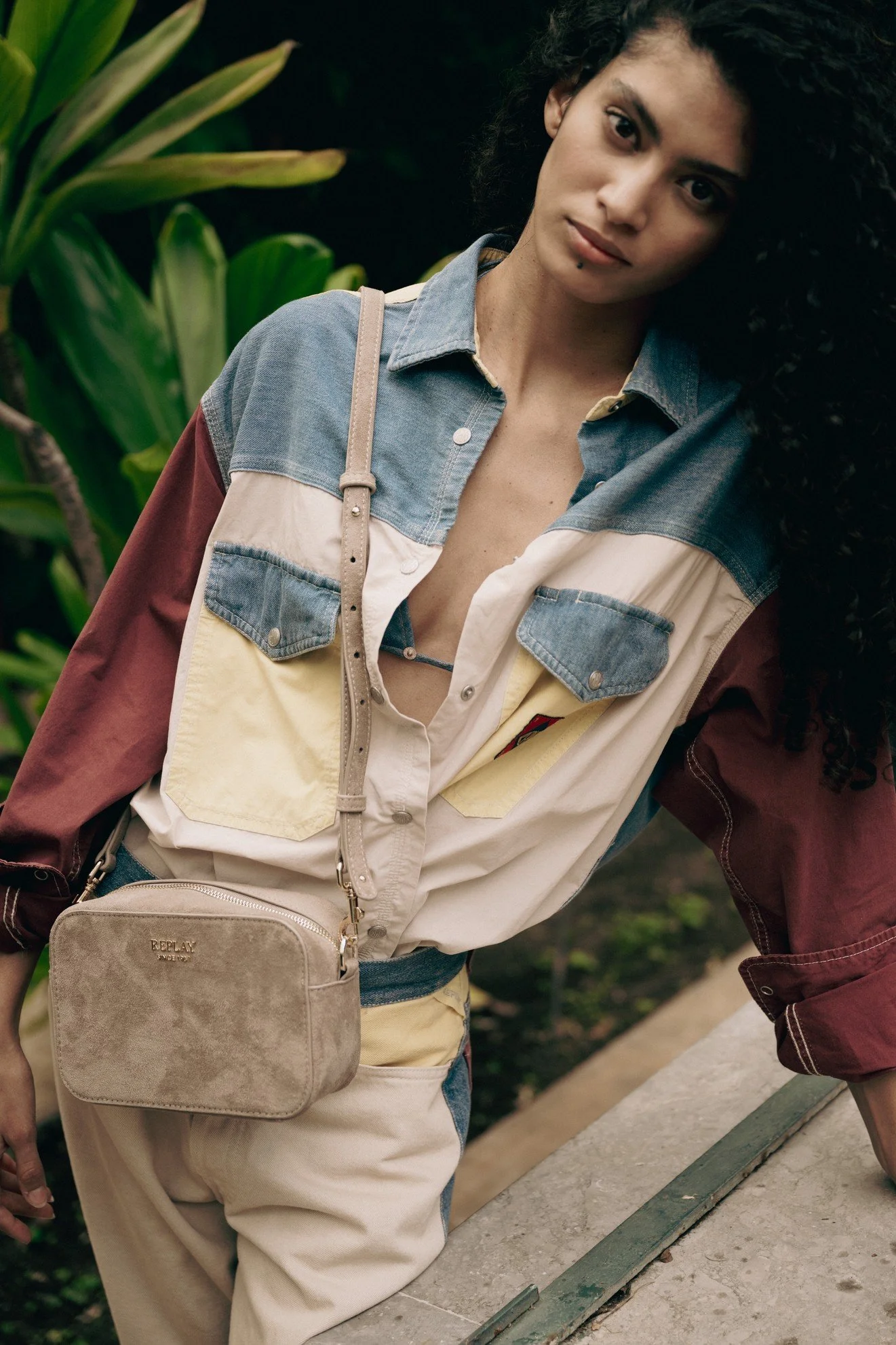 Replay_SS26_Campaign_Accessoires (1).jpg