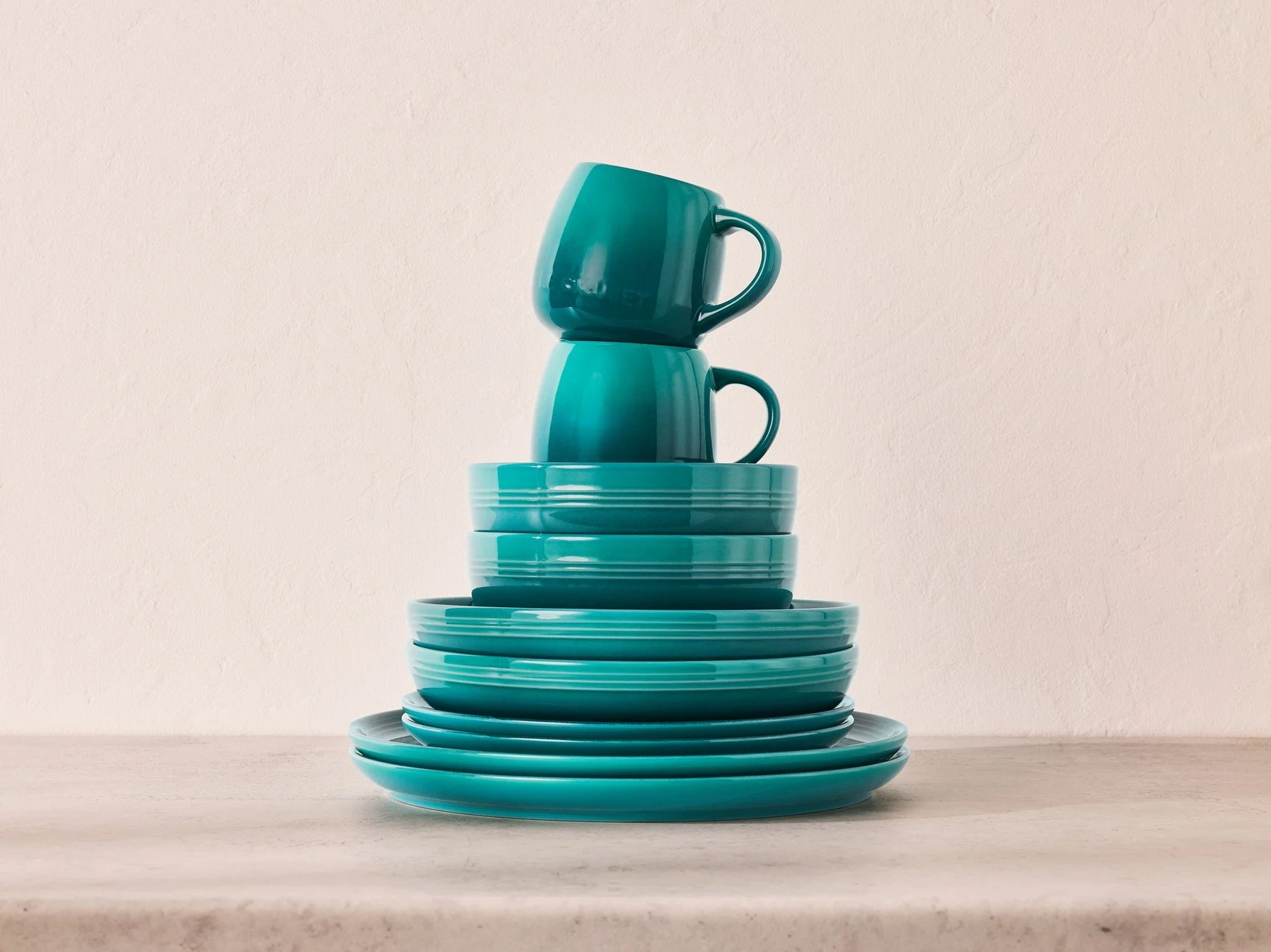 LeCreuset_BleuRiviera_Campaign_Produktmix (2).jpg