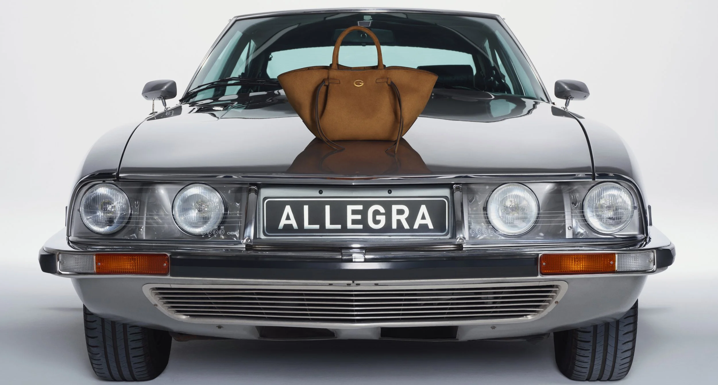 GUESS_ALLEGRA_02.jpg