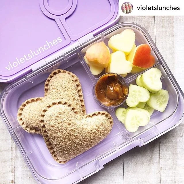 A lunch full of love - photo credit • @violetslunches 2.10.20
💚💜❤️
.
.
.
#yumbox #yumboxboxlunch #bento #bentobox #bentoboxlunch #lunchbox #kidslunch #kidslunchox #lunchboxideas #packedlunch #fruits #vegetables #schoollunch #schoollunches #lunchideas #kidslunches #packedlunches #instayum #rockthelunchbox #bentolunch #momlife #kidslunchideas #instafood #kidsfood #poweryourlunchbox #bentoforkids #teuko #healthylunches