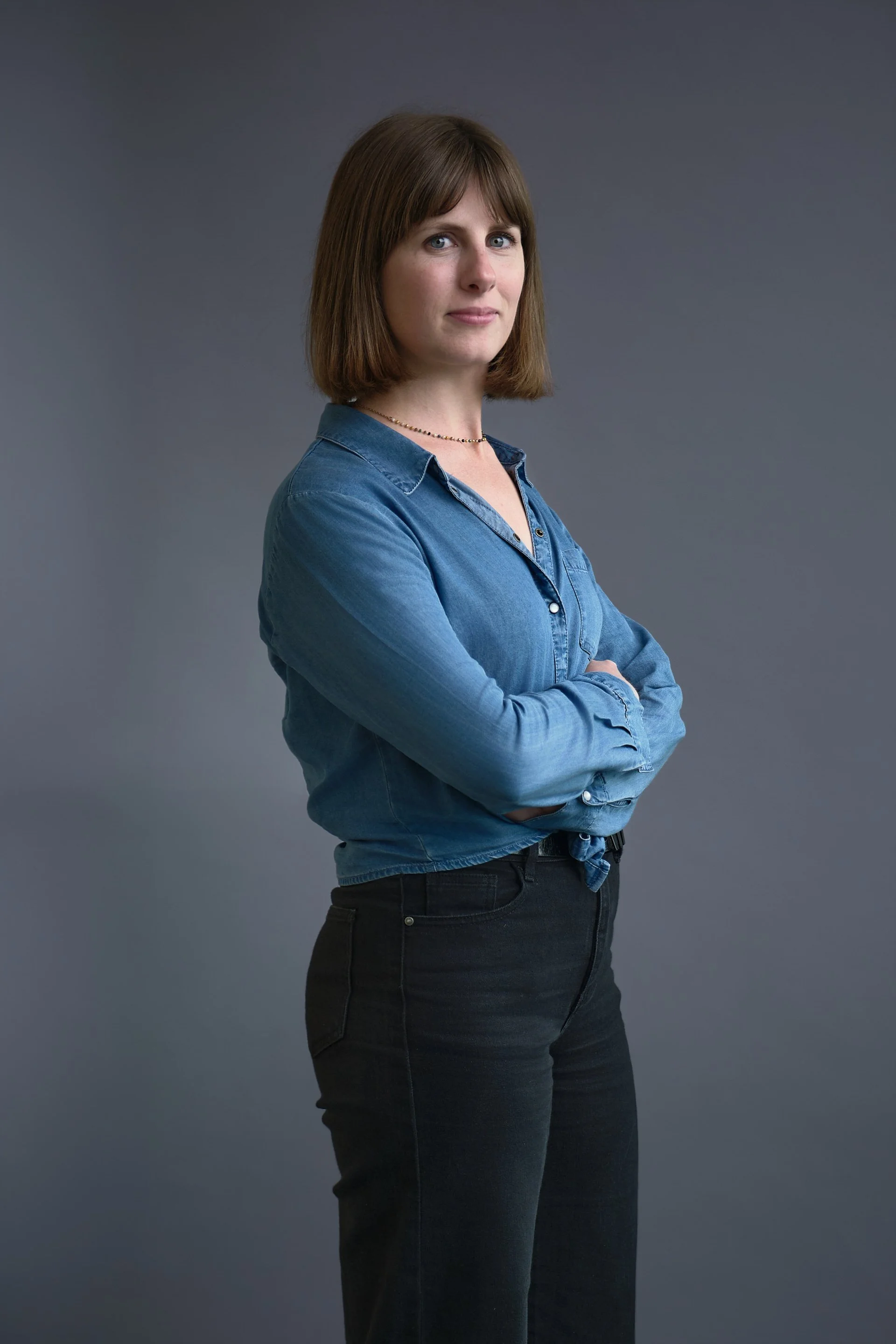 Alex-Harris-business-portrait-branding-photographer-Belgium-SBP-home-09-DATS24-female-sm.jpg
