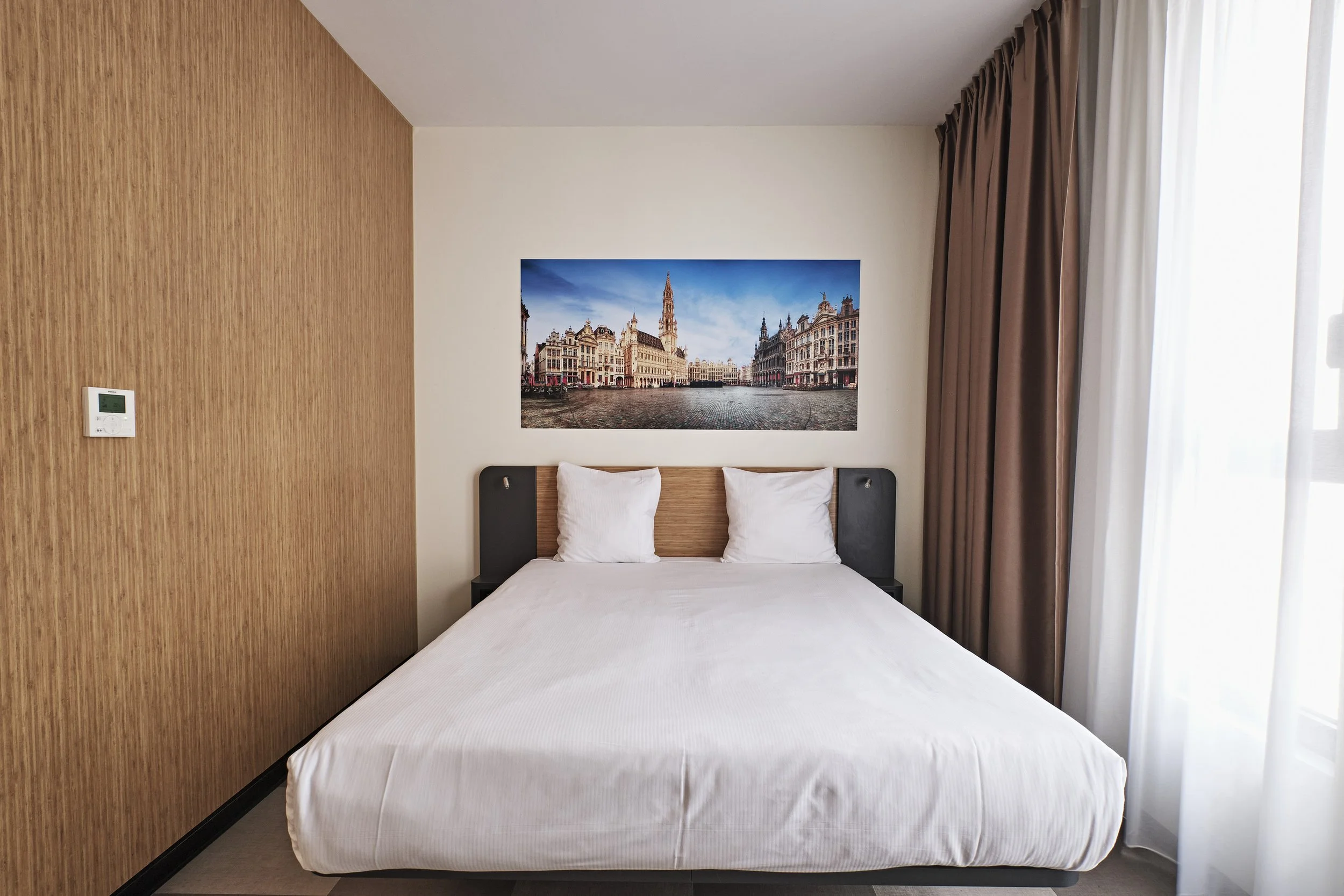 Alex-Harris-Belgium-photographer-architecture-Easy-Hotel-Brussels-054-FR.jpg