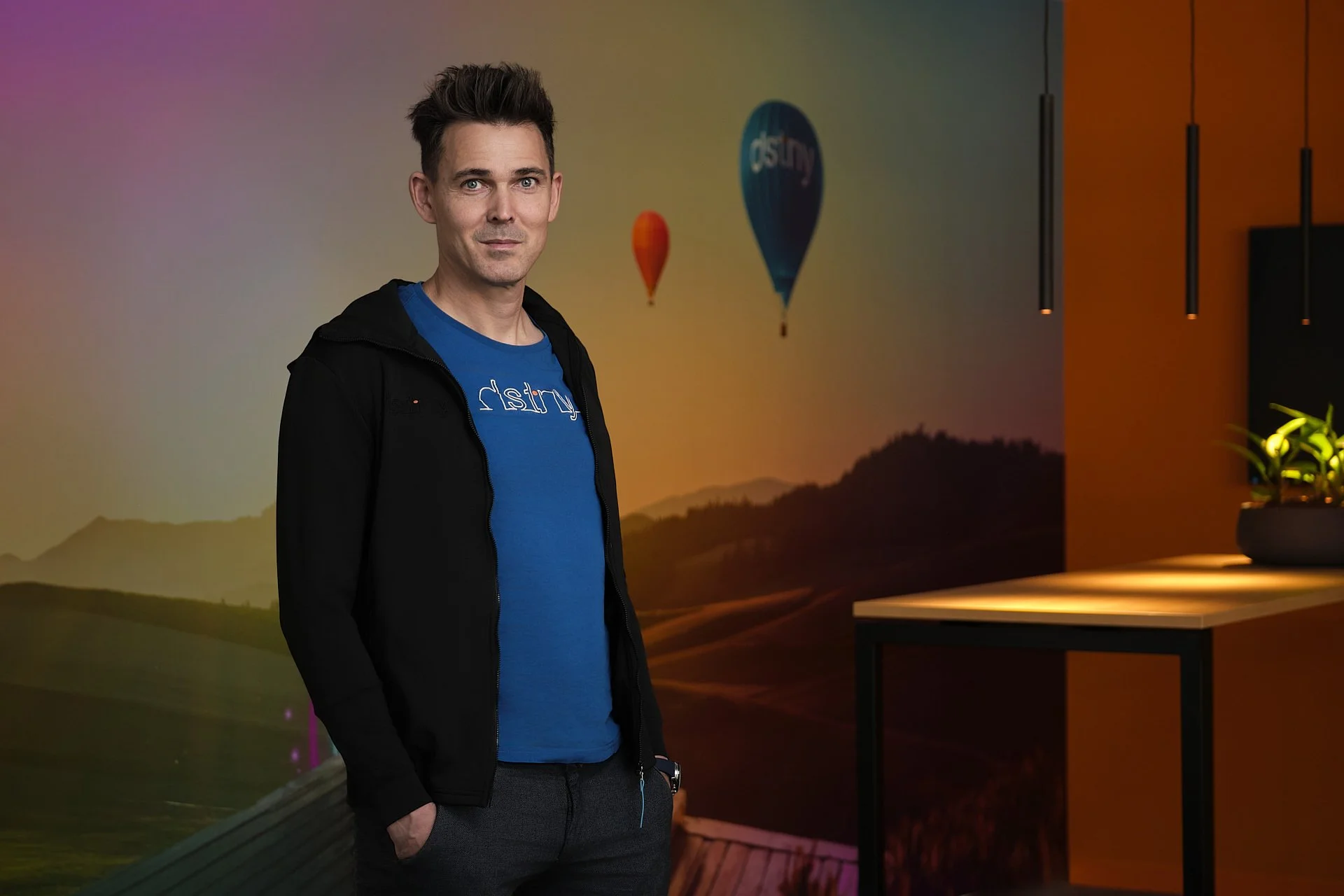 Alex-Harris-business-portrait-branding-photographer-Belgium-SBP-home-03-Dstny-Daan-De-Wever-sm.jpg