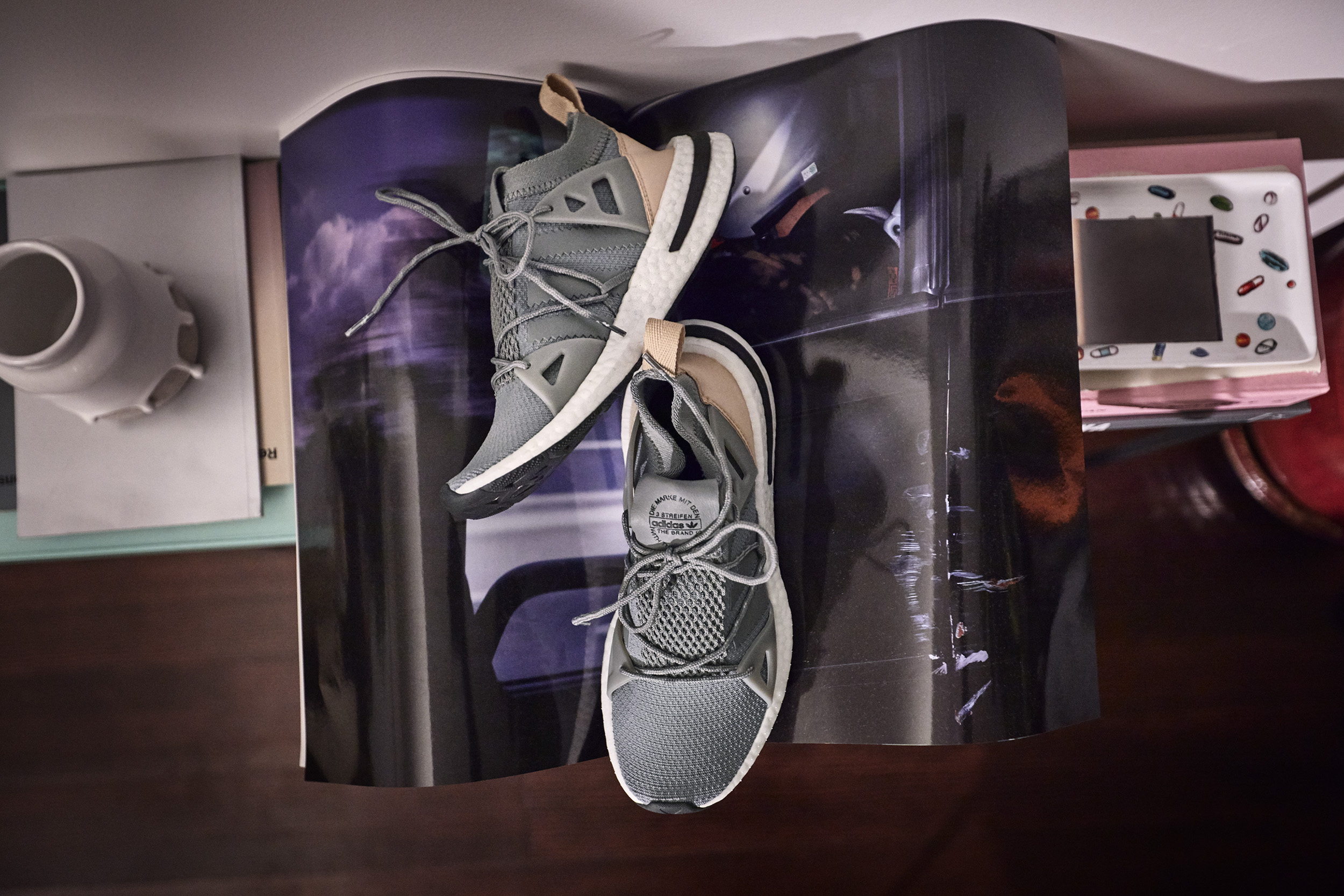 SS18_ARKYN_B41499_OFF FOOT_165_RGB.jpg