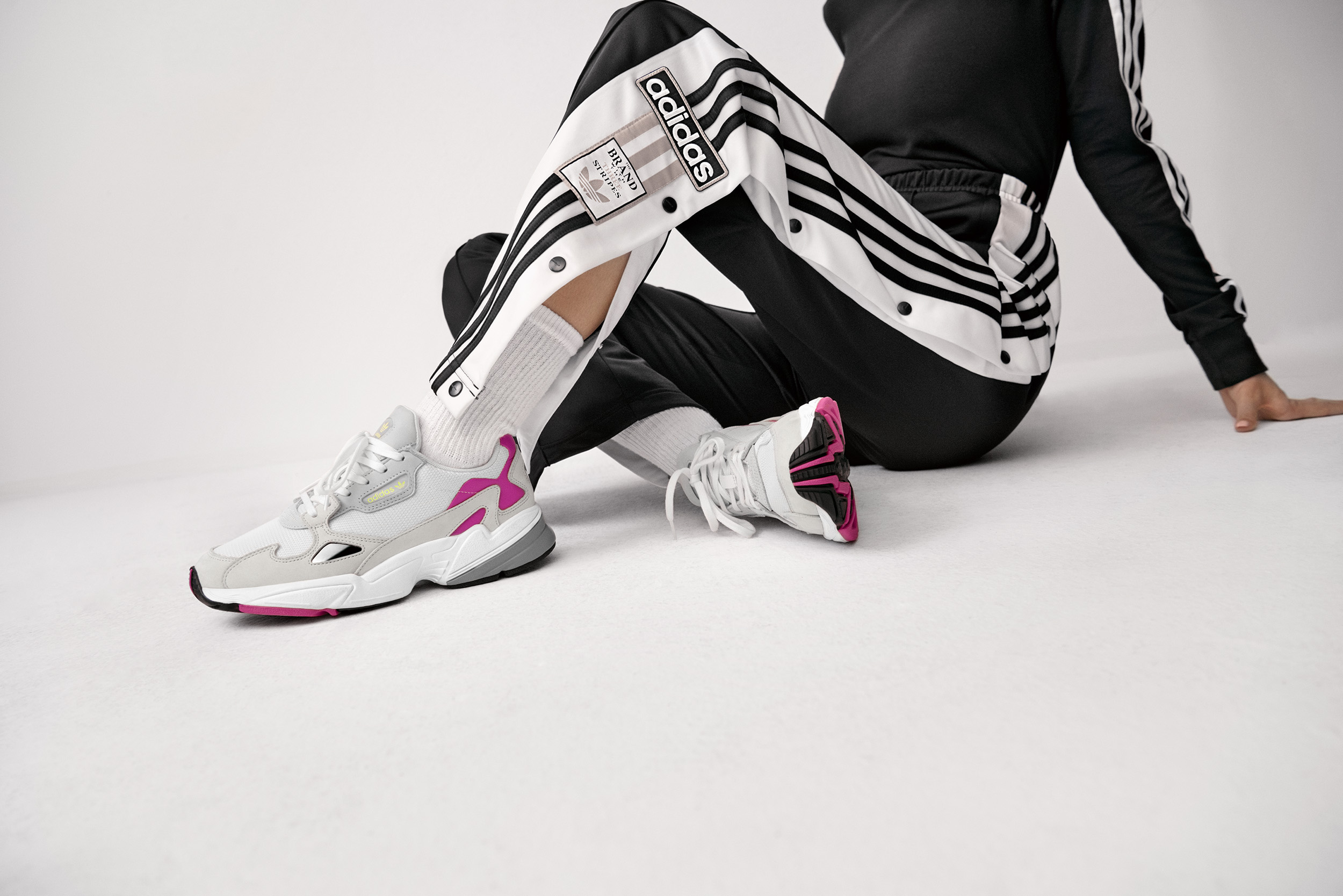 Adidas_Originals_FW18_Falcon_CM8537_Look_11_On_Foot_0066_12.jpg