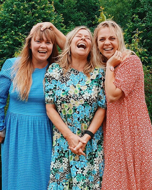 Need this happy Midsummer moment in my feed❤️ @ellaomman @hildajohanne