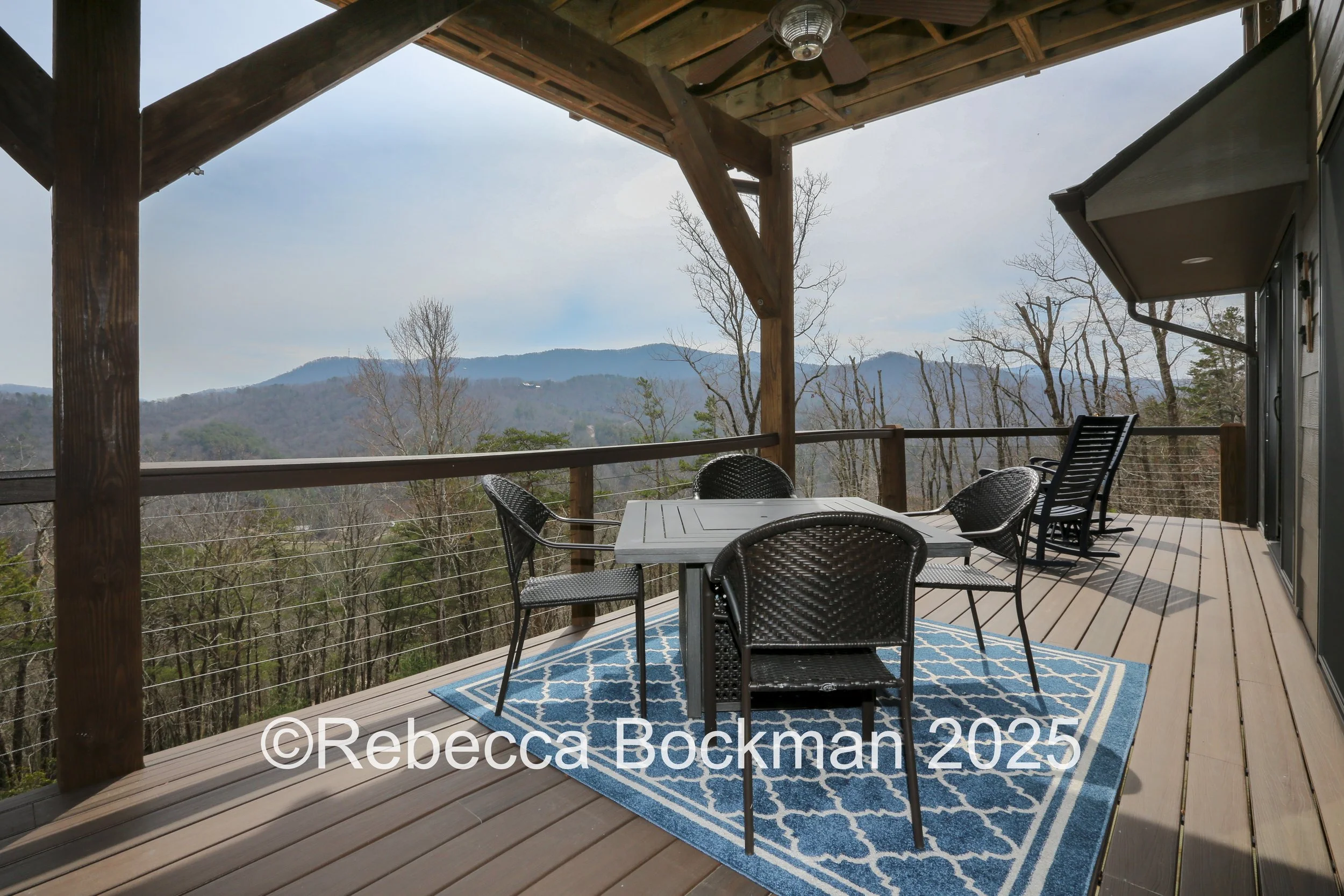 435 Overlook Dr-7.jpg