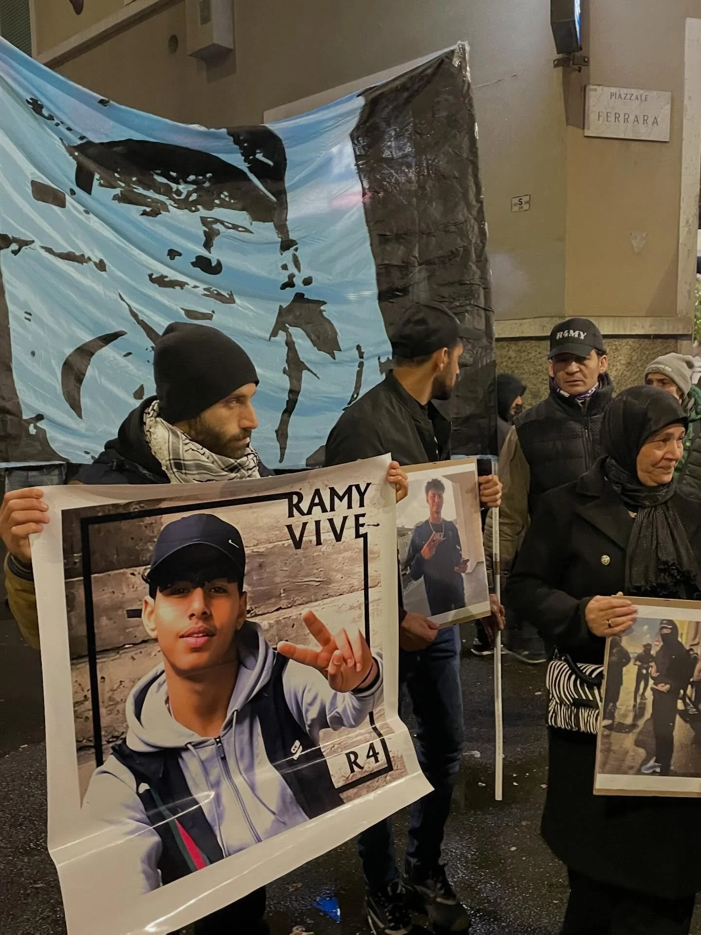 Oggi &egrave; passato un anno dalla morte di Ramy, un anno pieno di proclami che condannavano il ragazzo e assolvevano gli inseguitori. Nel frattempo non si trovavano pi&ugrave; delle prove, mentre la famiglia continua ad attendere una verit&agrave; 