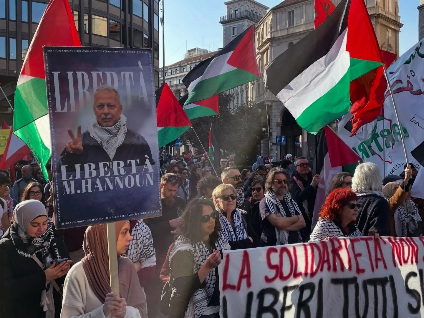 Da una settimana ormai Usa e Israele bombardano l&rsquo;Iran, mentre Israele ha avviato una nuova invasione del Libano e, nel pi&ugrave; completo disinteresse internazionale, sta intensificando le violenze e la pulizia etnica in Palestina. Anzi no, q