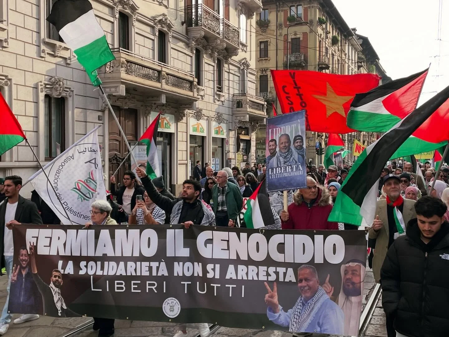 A Milano anche questo sabato a fianco del popolo palestinese e per la liberazione degli attivisti palestinesi ingiustamente incarcerati. Anche e proprio oggi, quando Usa e Israele hanno avviato l&rsquo;aggressione militare contro l&rsquo;Iran per imp