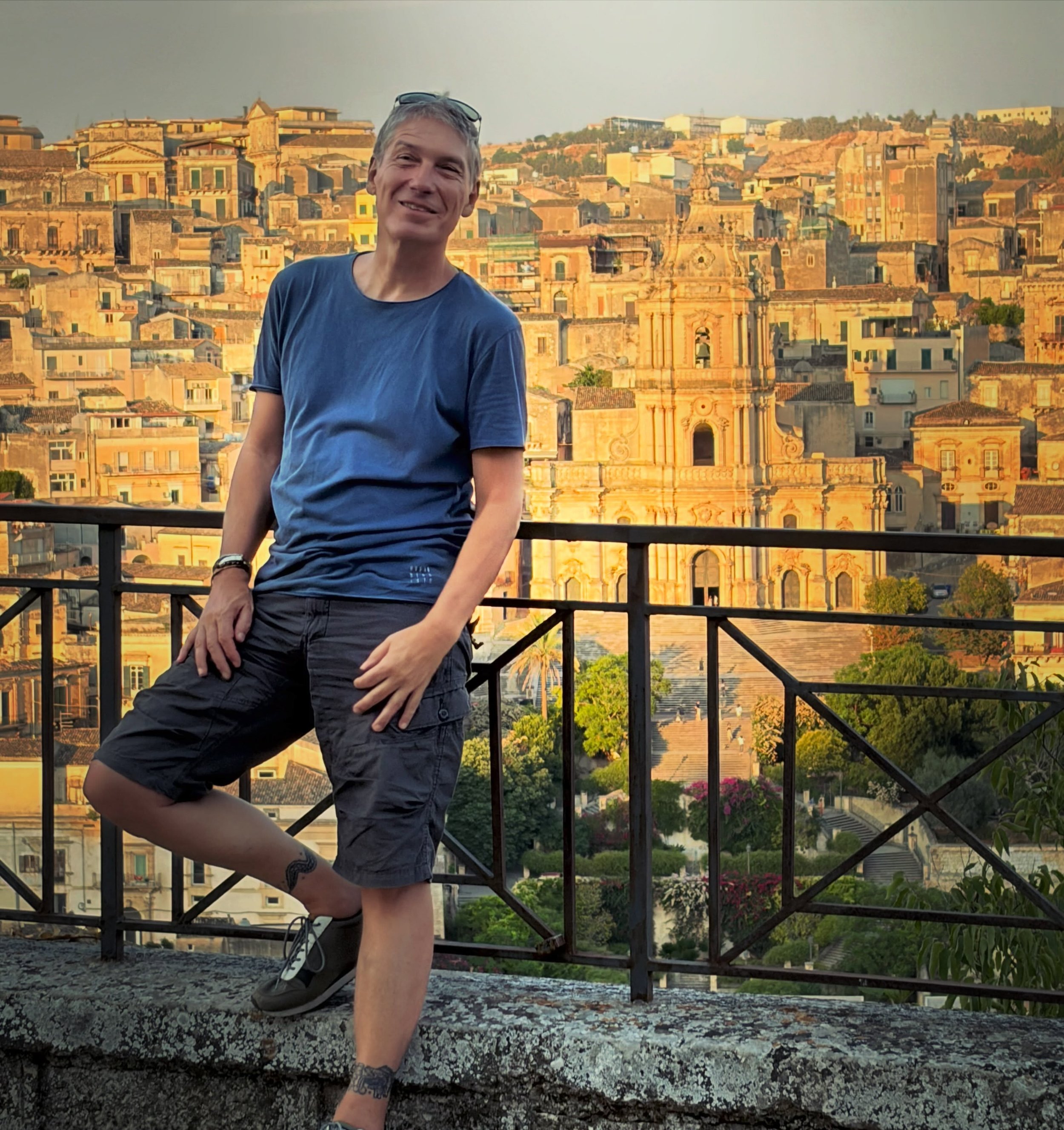Non dovrei pi&ugrave; essere qui, ma poi l&rsquo;Etna ha deciso diversamente 🤷🏻&zwj;♂️

#Modica #siciliabedda