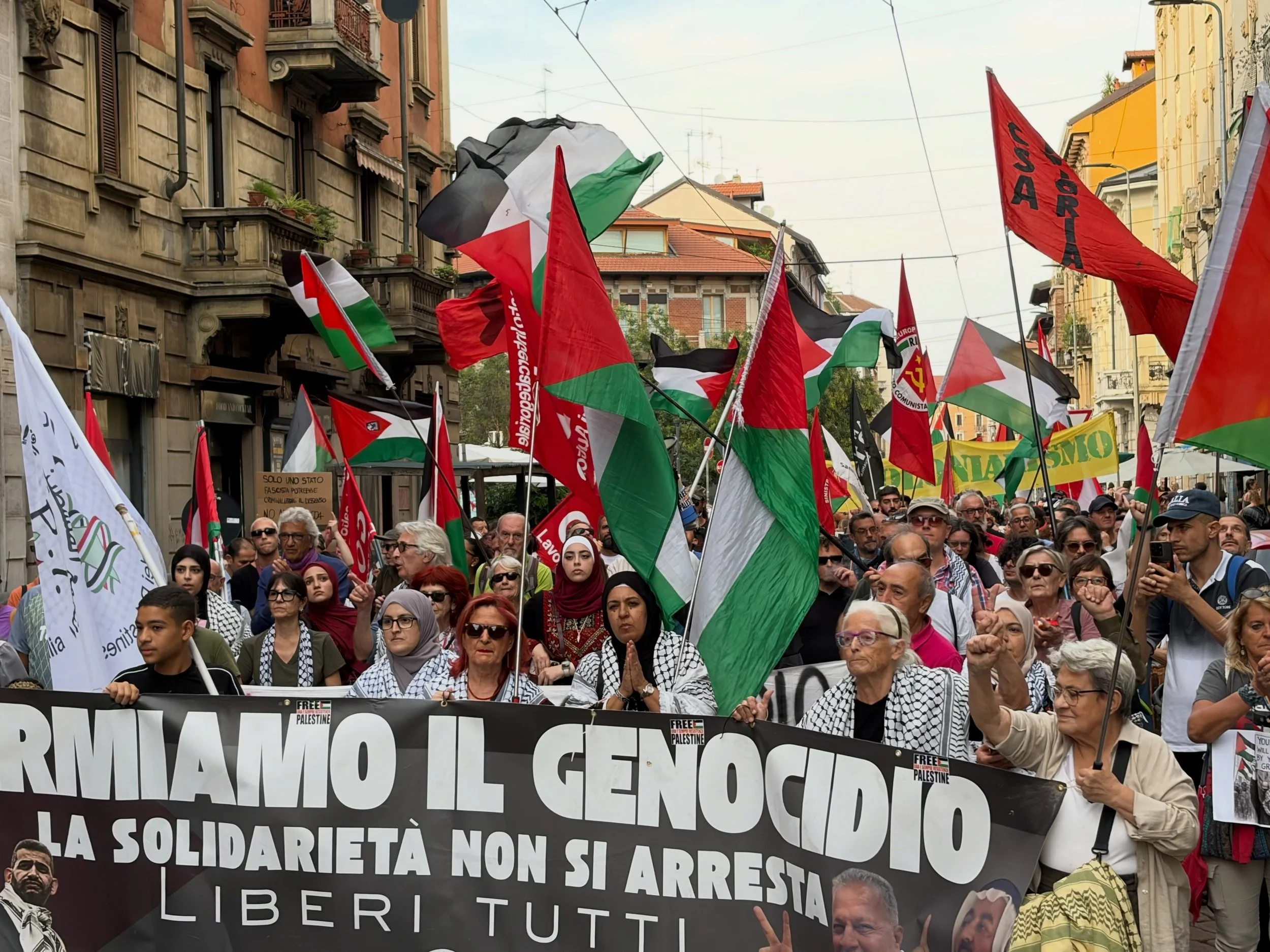 IN SOLIDARIET&Agrave; CON IN PRIGIONIERI POLITICI PALESTINESI IN ITALIA

Questo sabato a Milano un corteo da Loreto fino alla sede dell&rsquo;associazione palestinese (ABSPP) in via Venini, per esprimere solidariet&agrave; e chiedere la liberazione d