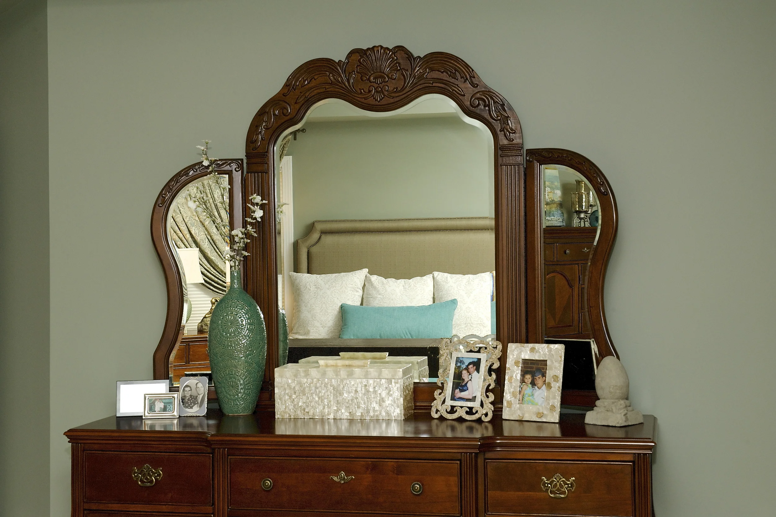 Fave_Barborak Master Bedroom 5.jpg