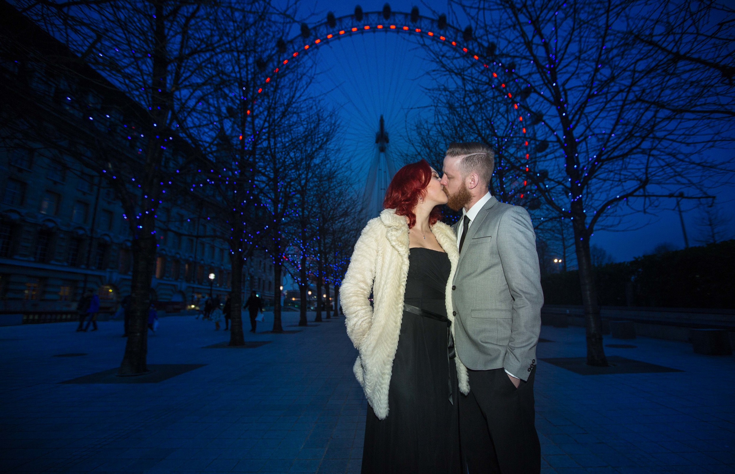 london-eye-engagement-1-london-uk-destination-wedding-photography-Adam-Rowley