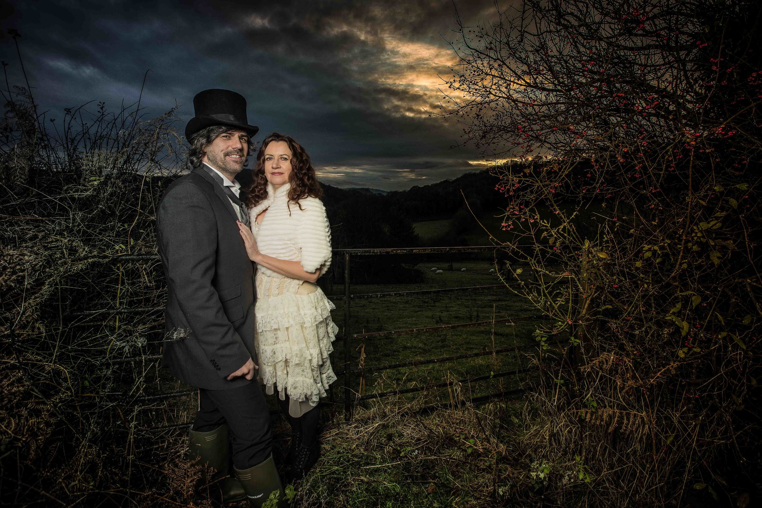 herefordshire-alternative-wedding-london-uk-destination-wedding-4-photography-Adam-Rowley