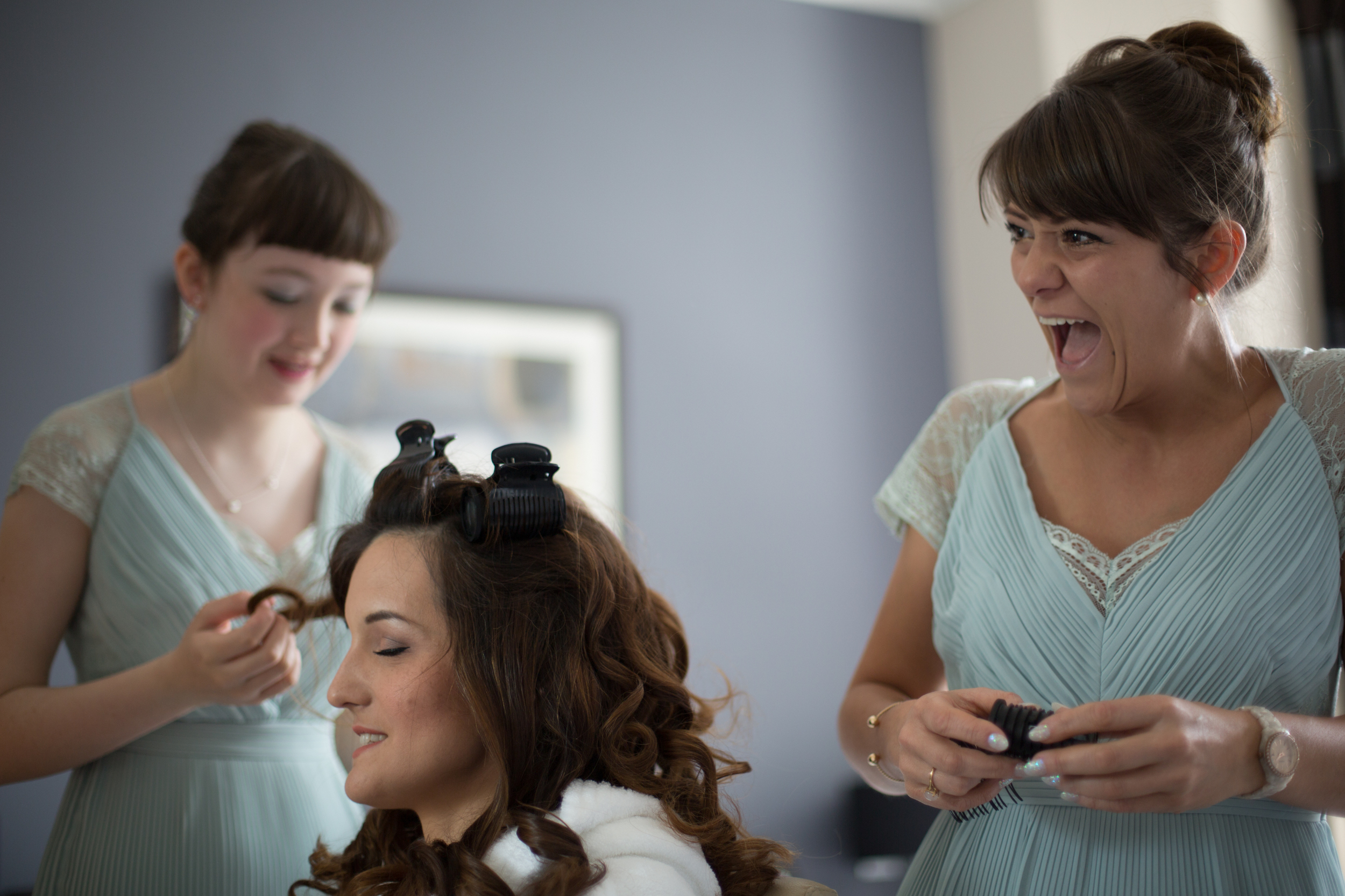 barnes-richmond-thames-bridal-prep-1-london-uk-destination-wedding-photography-Adam-Rowley