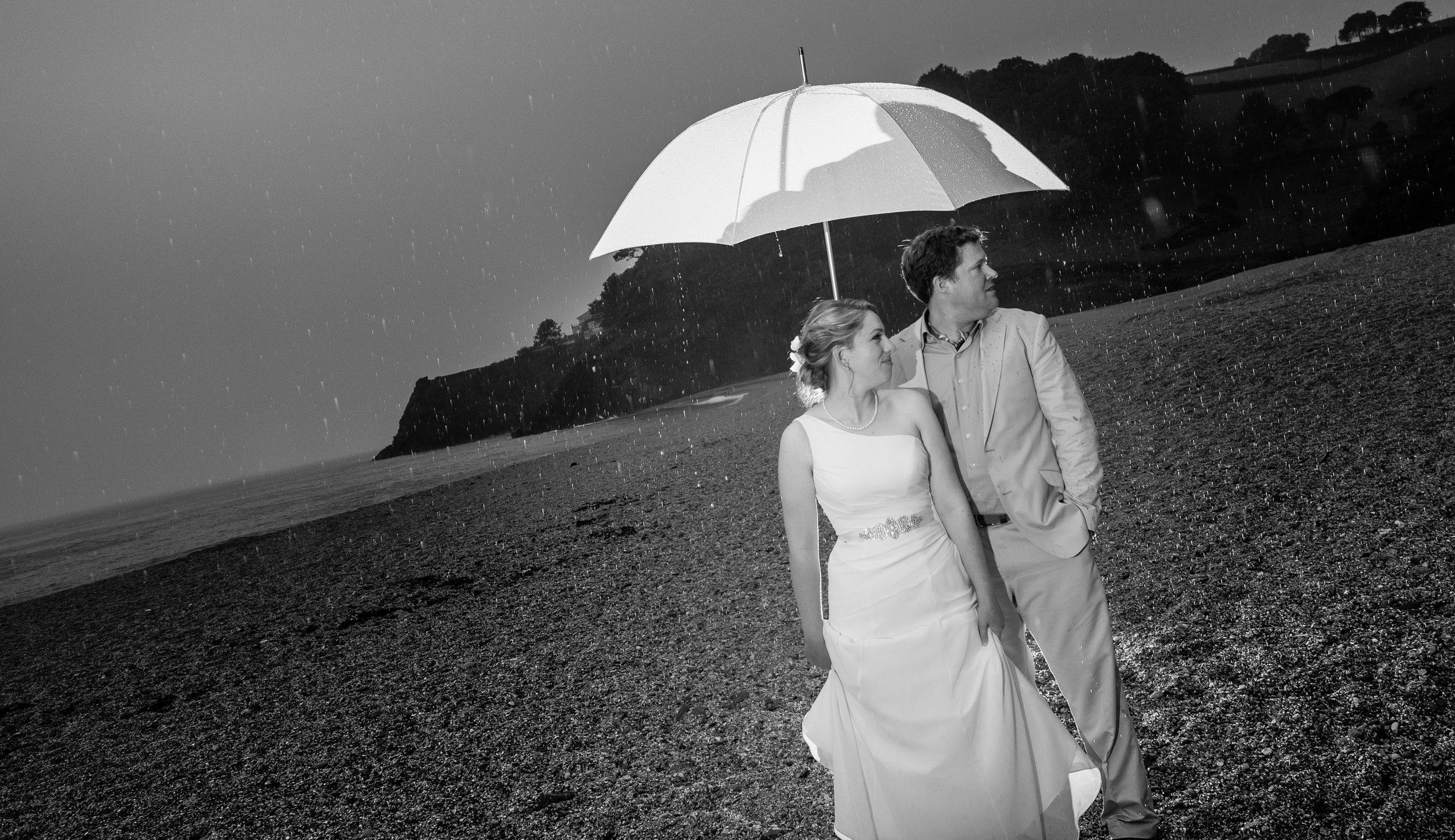 umbrella-dartmouth-beach-london-uk-destination-wedding-photography-Adam-Rowley-1